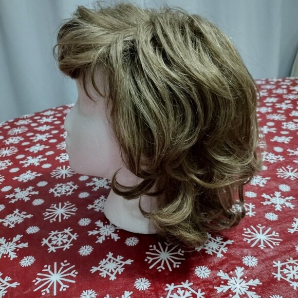 TLC Light Brownish Blonde Wavy Nora Style Wig With 10” Styrofoam Head - Picture 4 of 10